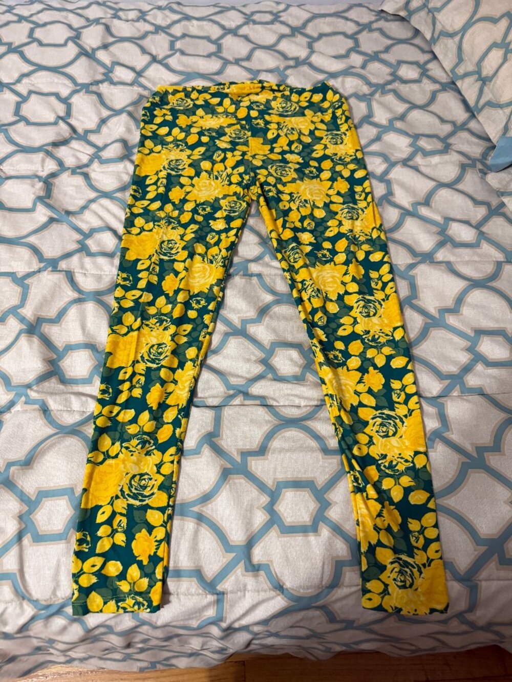 NWOT LuLaRoe Green Yellow Rose Floral Leggings Tall & Curvy 💚